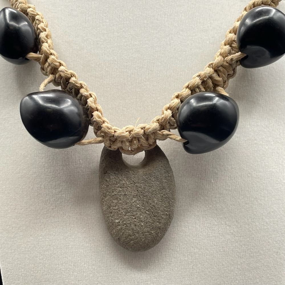 Vintage Handmade Womens Black Mother Of Pearl‎ & Shell Fashion Pendant Necklace - Picture 7 of 14